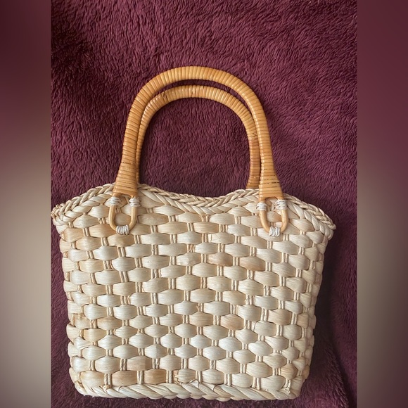 VIntage Embroidery straw purse - like new - Picture 7 of 8